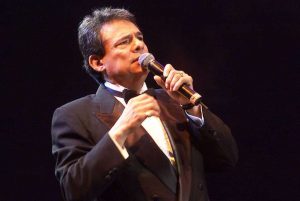 José-José-cantante-mexicano