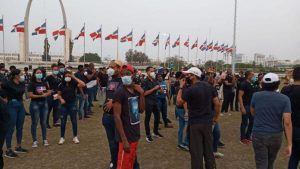 plaza-696x392