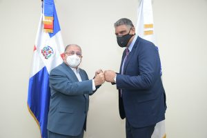 Ministro saliente de Interior y Policía, Licenciado José Ramón Fadul y el ministro actual de Interior y Policía, Licenciado Jesús Vásquez Martínez