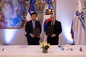 Rector-de-Unapec-y-embajador-de-la-República-de-Corea-en-el-país.