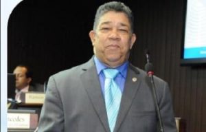 diputado-97a3c3cf-focus-0.09-0.51-375-240