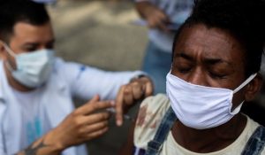 1625070217_907_Denuncias-de-sobornos-en-la-compra-de-vacunas-contra-Covid-2 (2)