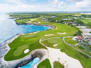 Campo-de-Golf-Corales-Devils-Elbow-983x736 (1)