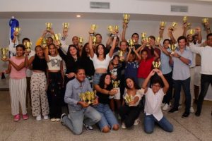 Delfines-premia-los-mejores (1)