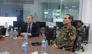 El-subsecretario-Daniel-P.-Erikson-junto-al-ministro-de-Defensa-Carlos-Díaz-Morfa.