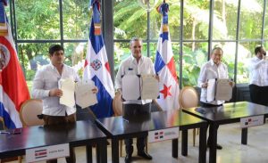 Presidnte-de-República-Dominicana-Panamá-y-Costa-Rica-en-foto-de-archivo.-e1647644324421 (1)