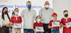 entrega-de-herramientas-escolares-0bacd9ab-focus-0.07-0.41-895-573