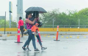 imagen-180422-fotos-de-lluvia-y-charcos402-263d9b68-focus-0-0-895-573