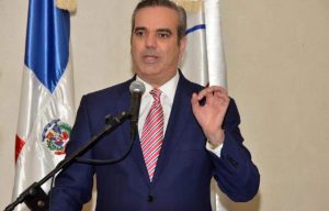 luis-abinader-nueva1352291320200324211929-e0039591-focus-0-0-895-573