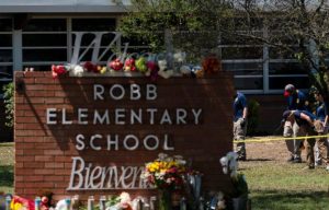 escuela-de-texas-masacre-5e552504-focus-0-0-895-573
