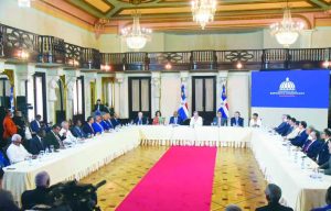 imagen-30052022-rueda-de-prensa-con-luis-abinader-en-el-palacio-nacional---kevin-rivas-krm9858-2-3127d818-focus-0-0-895-573 (1)