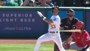 luisbarrerawalk-offhomer