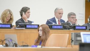 El-ministro-de-Trabajo-de-República-Dominicana-Luis-Miguel-De-Camps-García-mientras-dictaba-una-conferencia-este-viernes-en-la-sede-de-la-ONU-en-Nueva-York. (2)