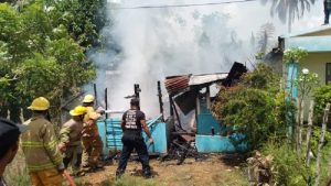 Fuego-consume-vivienda-en-Sabana-Grande-de-Boya