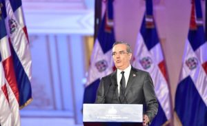 Luis-Abinader-discurso-1140x694 (1)