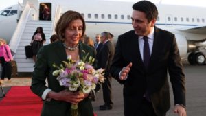 Pelosi-llega-a-Armenia