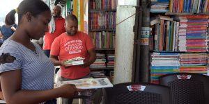 primera-venta-de-libros-parque-henrriquillo-31-08-2022-felix-de-la-cruz-40-1024x512