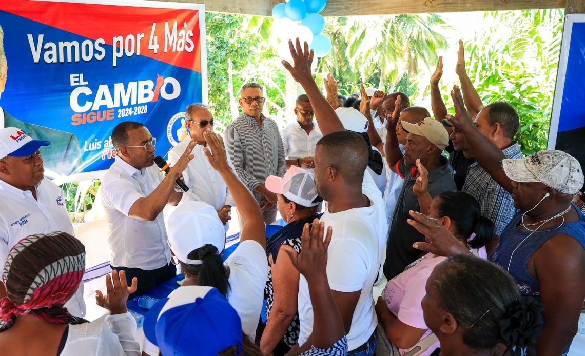 Samana-juramentacion-Victor-Pichardo-1140x694