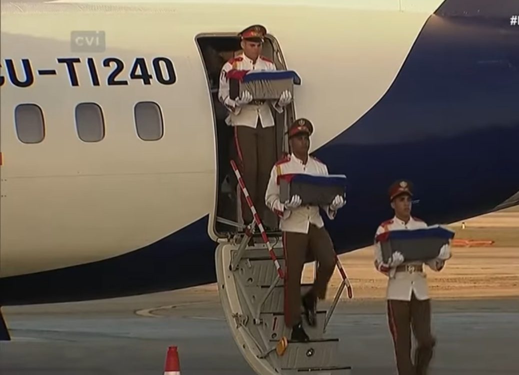 Recibimiento-a-32-militares-muertos-en-Caracas-durante-la-operacion-que-culmino-con-la-captura-de-Maduro-e1768512504145