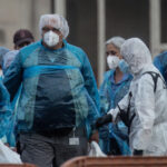 Fallece un guardia civil durante el desembarco del crucero con hantavirus en Canarias