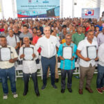 Presidente Abinader entrega 1,750 títulos de propiedad en Los Alcarrizos que benefician a unas 7,000 personas