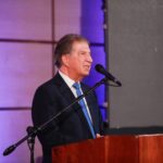 Isaías Ramos propone una revolución cívica y educativa con La cultura del deber